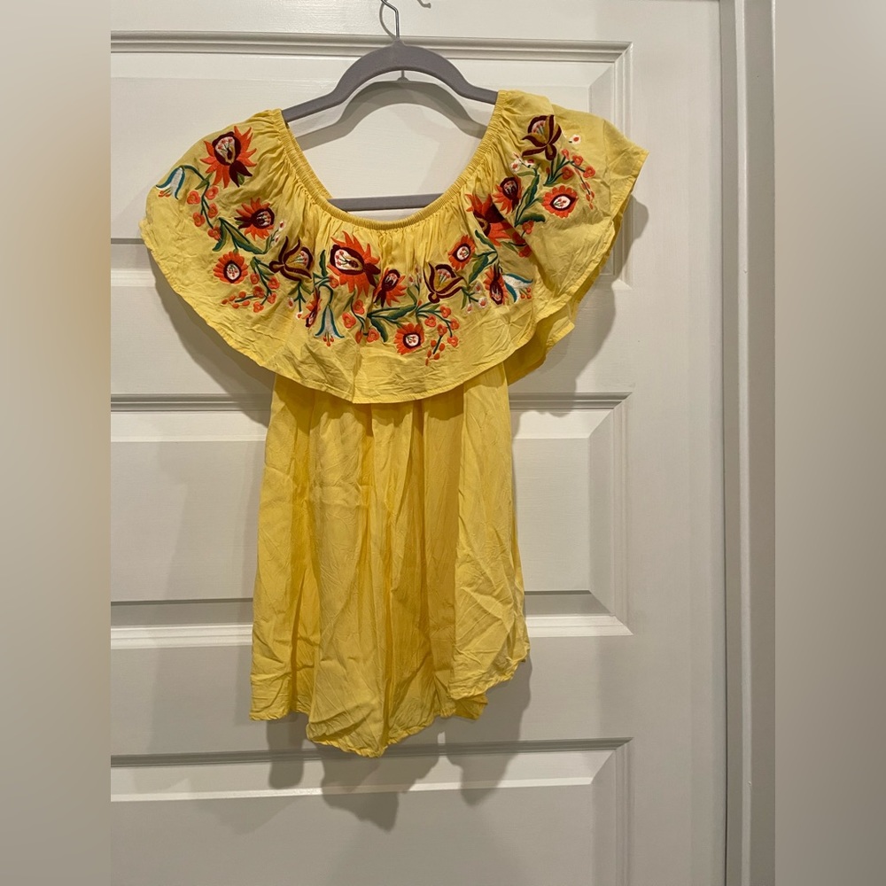 Davi & Dani- Yellow Floral- Off the Shoulder Top- Size Small